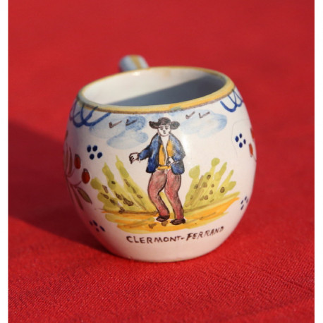 petite tasse DESVRES Boulogne H D henri Delcourt  clermont Ferrand