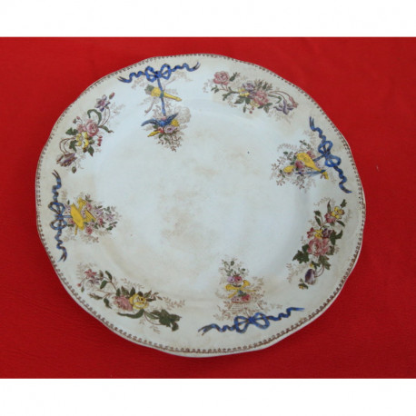 Assiette ancenne décor nœuds fleurs instruments de musique